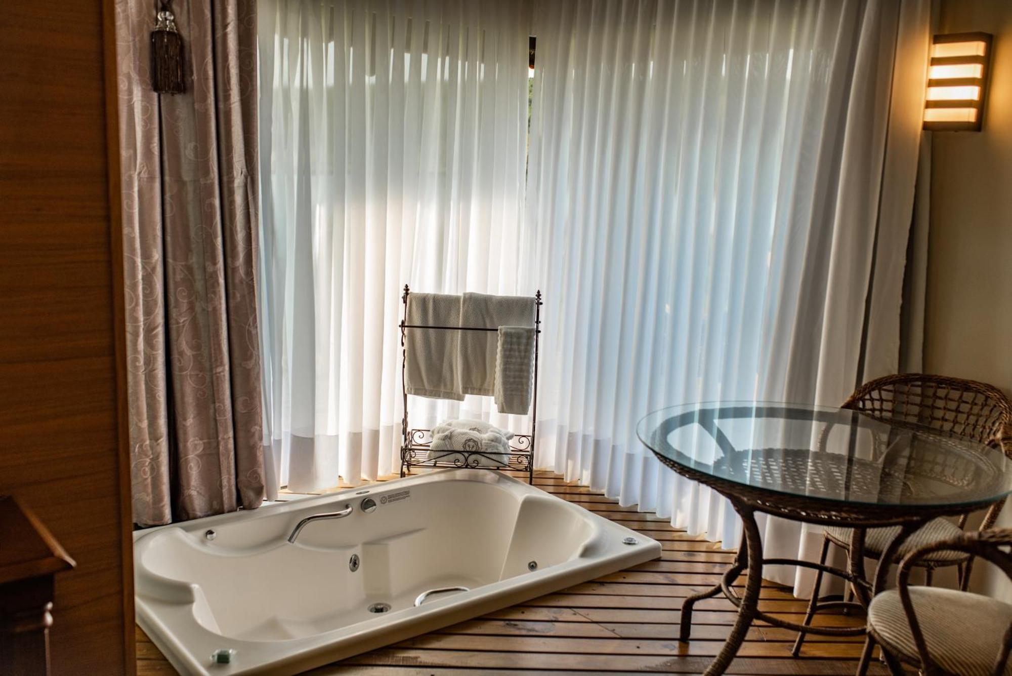 Vira Charme Resort Fernandes Pinheiro エクステリア 写真